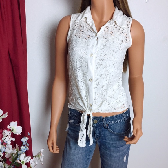 Blu Planet Tops - Sleeveless White Crochet Buttoned Tie Top